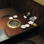 焼肉 ぐろーばる - 奥のお座敷席です。