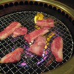 焼肉 ぐろーばる - じゅーー。