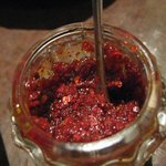 焼肉 ぐろーばる - テーブルに備え付けのコチュジャン