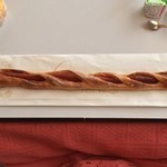 粉とクリーム - 本日のポンイツ。  自宅にて。惣菜パソはカレーかウインナーにかぎる。長〜いウインナー棒、全長およそ40cm。なげえええええええ！  