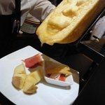 プティ・カッセ - 段々とチーズが下の方に移動してきています。