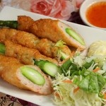 アジア食堂「らむ☆さん」 - 海老団子のアスパラ巻き（１本）　340円