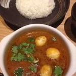 ワ カフェ エイム - アサリとマッシュルームのカレー