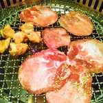 極楽焼肉 グルーピードールズ - タン塩とボンジョビ