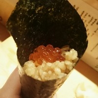 秀徳 2号店 - 有明海の海苔を使ったイクラの手巻き