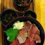 Maguroya - D定食)赤身背とろ炙り丼800円
