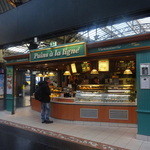 Pain a la Ligne - 駅構内にあります。綺麗なエメラルドグリーンが目印。