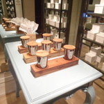 Café Un Deux Trois - ルームキャンドルも。