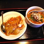 天府記 - 坦々麺と中華丼