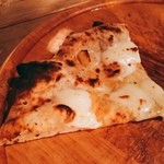 山岡ピザ - チーズのピザは最高です。
      女の人は好きな人が多いかも(ｏ'∀'人)
      ハチミツと一緒に頼んでみましょう(o’∀’o)