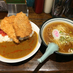 男の大ごちそう - 「チキンカツカレー」500円と「セットラーメン」300円