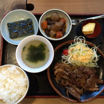 心一 - 料理写真:お肉は焼かれて出てきます。