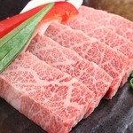 炭火焼肉 舞牛 - 霜降りカルビ