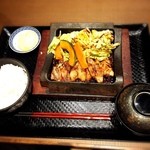 Toridoki Hanare - （日替わり）鶏照り焼き定食