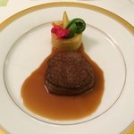 綱町三井倶楽部 - 牛ヒレ肉のステーキ 温野菜添え