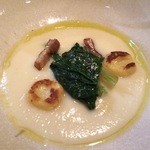 ラ・ボンヌターブル - 新たまねぎの温かいスープ