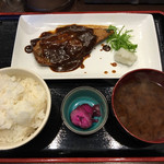 季節料理　学 - 鯖味噌煮定食(750)