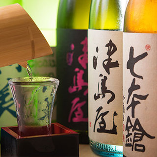日々変わるラインナップが魅力◆全国各地から届く、日本酒の数々