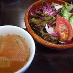 Las Nomadas - ランチセットのサラダ＆スープ