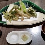 和 is 魯菴 - 