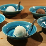 Daikanyama Sumibiyakiniku Sarugaku - シャーベット＆アイスクリーム（季節により異なります）