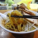 極太濁流ラーメン ら・けいこ - 極太麺