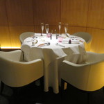 ライラ - スタイリッシュな店内2