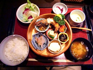 信濃町のおすすめランチ19選 和食や洋食などジャンル別 食べログまとめ