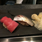 伊藤家のつぼ STAND SUSHI BAR - 中トロとコハダ。