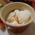 阪南洋風食堂クゥクゥ - ランチ：スペシャル　デザート盛合せ　ブラマンジェ、キャラメルソースとチョコソースで