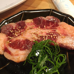 炭火焼肉ホルモン 徳臓 - 2016.3. テール焼き（サービスで）