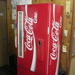 あさひ - コーラ瓶の自販機が！