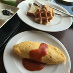 もぐもぐ - 朝食ブッフェ
                                アスパラとチーズのオムレツ♪