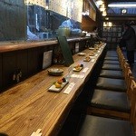 久昇 - 大雨の日の開店直後ですが、この15分後には予約客でカウンターも満席