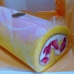 夢菓子工房セ・ジュール - あまおうロール　長さ16㎝