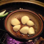 焼肉 こだわり - ニンニク焼き