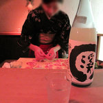 酒陶　築地 - カウンター内では、ちょっとした料理の下準備風景なども眺められて、それも酒の肴ですなぁ。