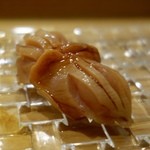 群来膳 - ［2016/03］寿司⑤ 赤貝の握り 紐仕込み