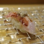 群来膳 - ［2016/03］寿司⑥ 釣きんき 肝のせの握り ねぎ タレ