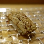 群来膳 - ［2016/03］寿司⑦ 宮城産穴子の握り ぶどう山椒