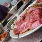 焼肉 ヨコムラ - 分厚いお肉。これがランチで格安！