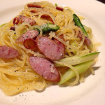 FURIO - アスパラとソーセージのペペロンチーノ。
