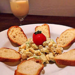 FURIO - 海老とアボカドのタルタル。