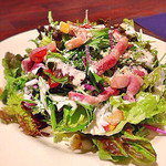 FURIO - カリカリベーコンのシーザーサラダ。