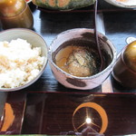 転石 - ごはん他・右の入れ物は汁物