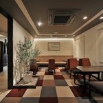 港屋珈琲 - ゆったりスペースでおくつろぎください。