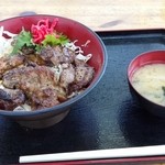 小川港魚河岸食堂 - マグロのホホ肉丼 →トロケました！