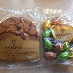 HAIGH'S - クッキーはいただきもの、エッグ型チョコはシンプルタイプ。