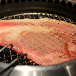 Yakiniku Futago - ハワイ版！はみ出しカルビ(笑)裏側