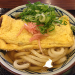 丸亀製麺 - だし玉肉づつみうどん。590円。